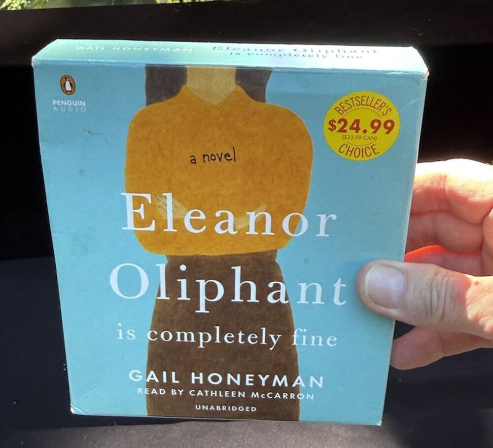 Eleanor Oliphant Is Completely Fine: A Novel Audio CD By Honeyman, Gail EUC -B1